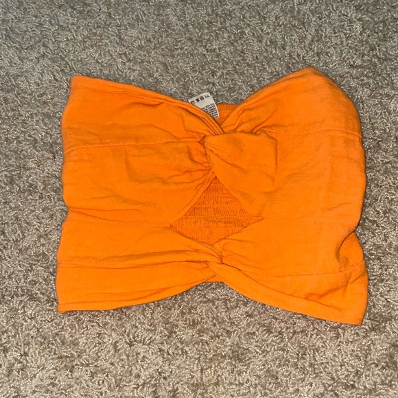 Orange cropped top - Picture 1 of 1
